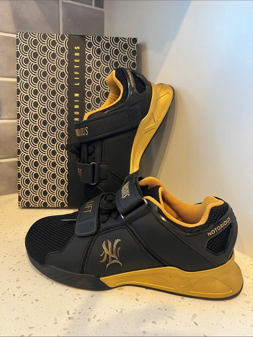 EU 40 / Women’s 9 Black & Gold Ronin Lifters - Unisex, Like New